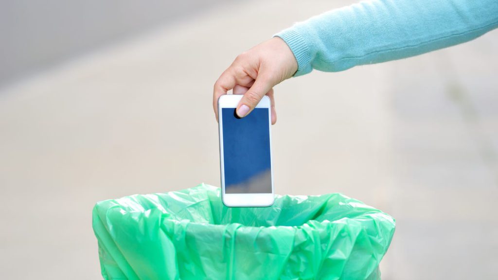 Social Media Detox: How to Unplug for Better Mental Health